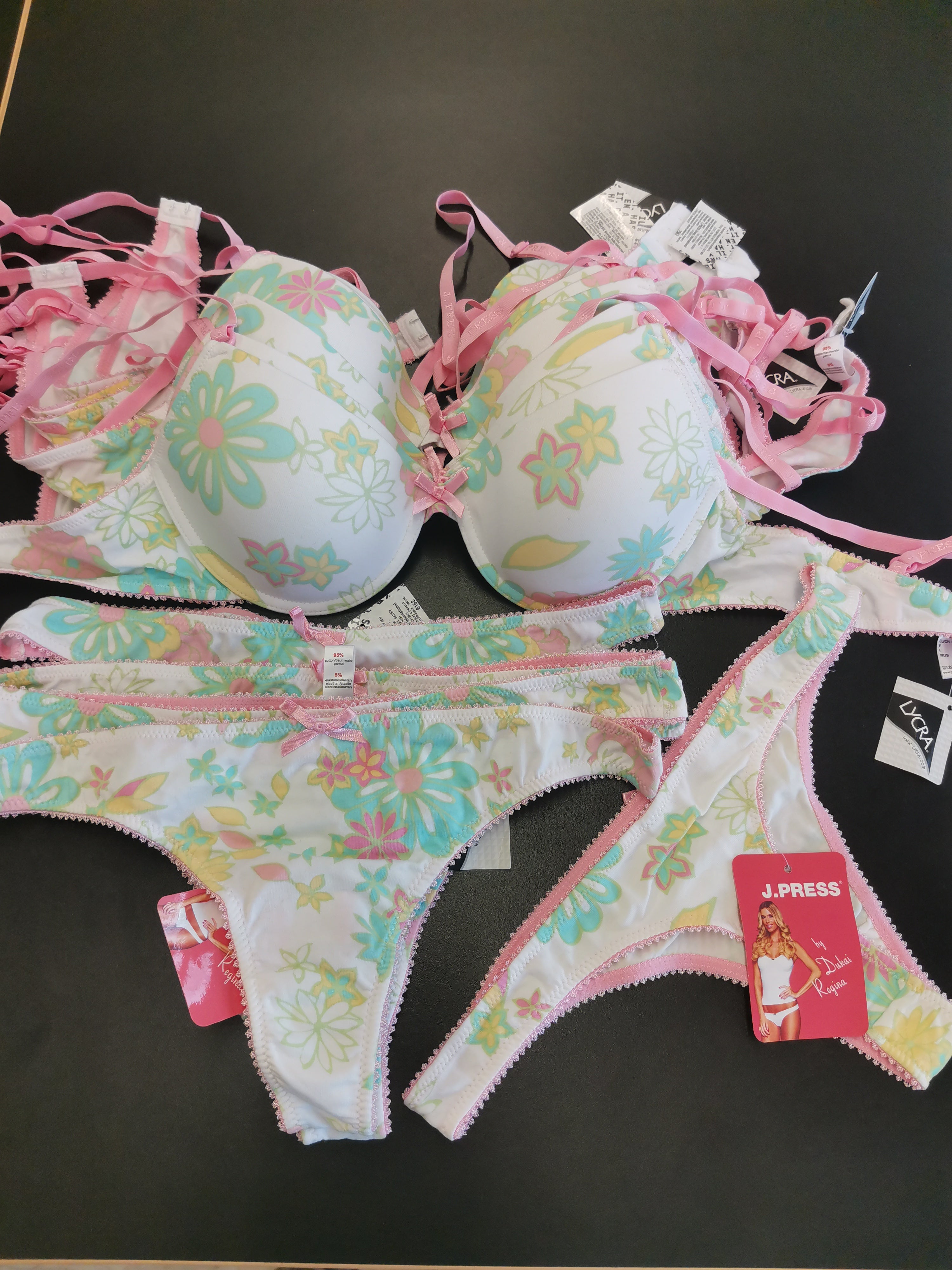 Women's underwear, lingerie and slips, thongs outlet. Mix lingeries and underpants. Great offer Women's underwear, lingerie and slips, thongs outlet. Mix lingeries and underpants. Great offer